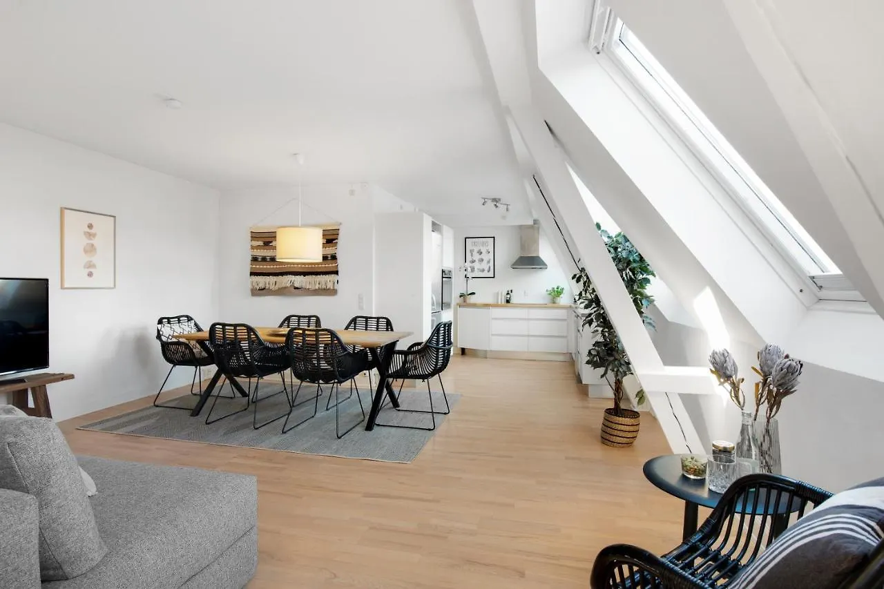 Sanders Leaves - Cute One-Bedroom Apartment With A Large Rooftop Terrace Copenhagen 0*,