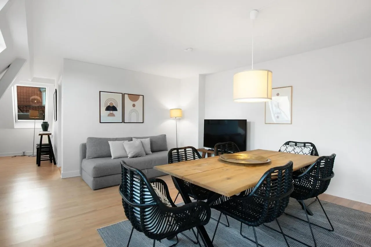 Sanders Leaves - Cute One-Bedroom Apartment With A Large Rooftop Terrace Copenhagen